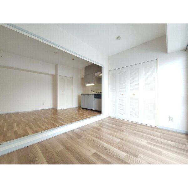 サークビルズ703号室 リビング