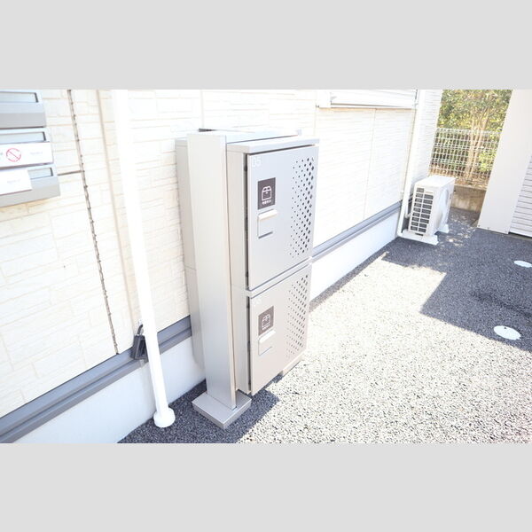 アドラーブル　Ⅰ201号室 宅配ボックス