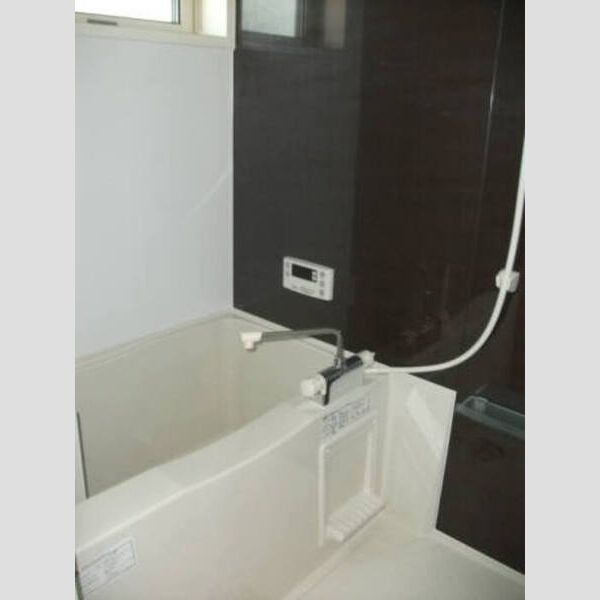 グランメール桜町　D 追炊き機能付浴室(窓付)