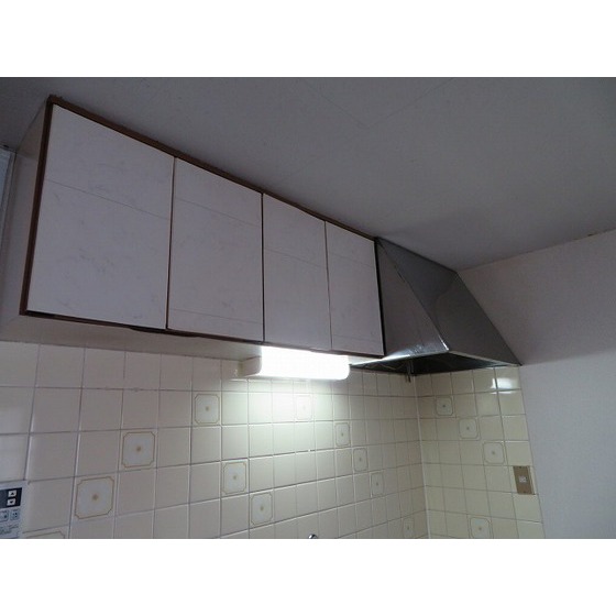 クローバーハイツ0301号室 キッチン上収納