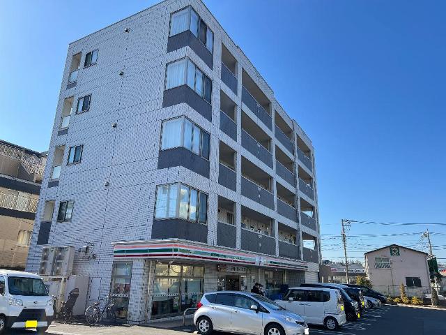 フォレ・ヴィクトワール 外観写真（昼）