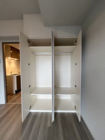 びゅうリエット横浜東神奈川904号室 洋室　収納　※現況優先