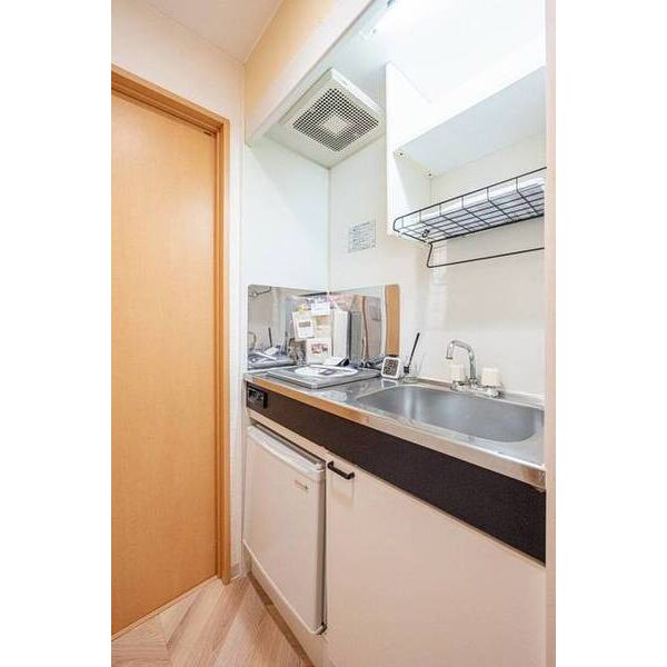 リフィナ横浜新杉田0101号室 キッチン