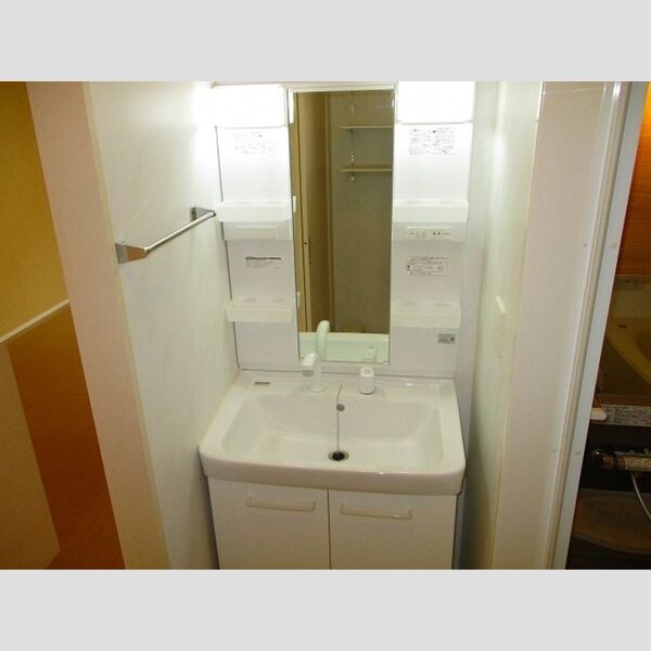 メゾンクオーレ 洗髪洗面化粧台