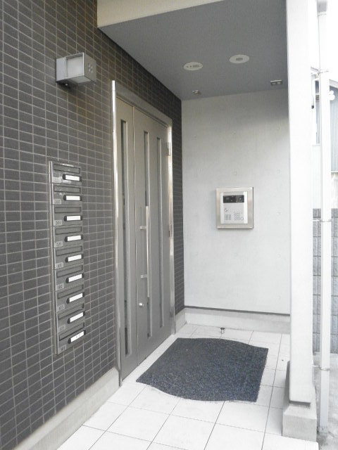 ランベリー津田0202号室 エントランス