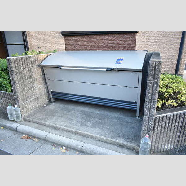 ヴァレンサ氷川　A/B 敷地内ごみ置き場