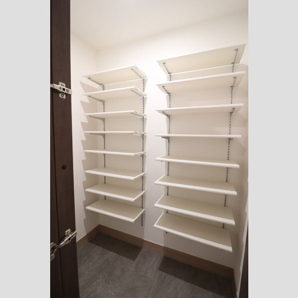 センカⅢ302号室 玄関収納