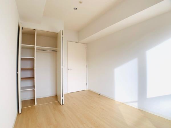 アパートメンツ東山5階 リビング