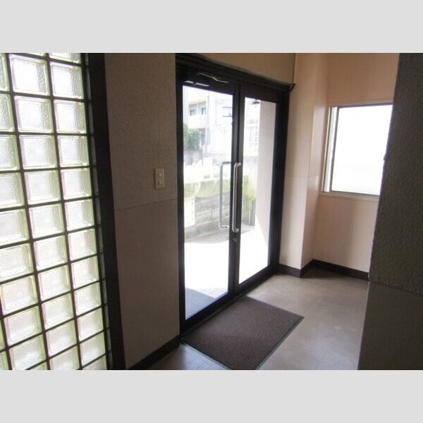 アビタシオン別所406号室 エントランス