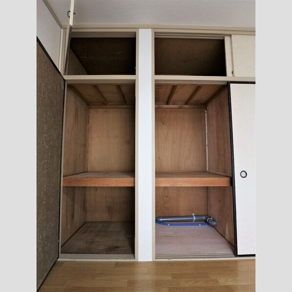 大沢ハイツ 物入れ