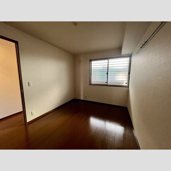 ディアコート103号室 東側の洋室