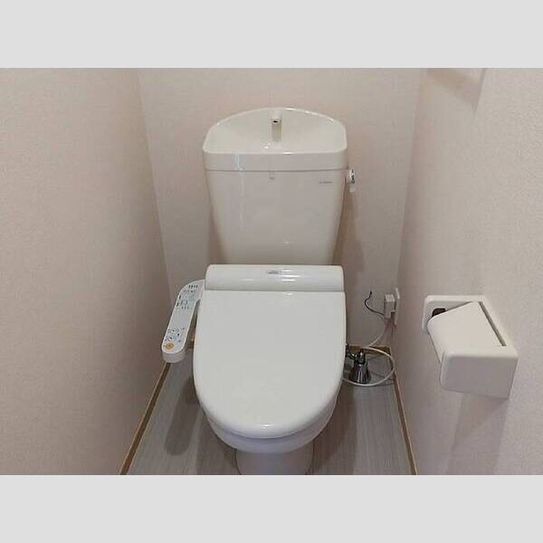 サンビレッジ春205号室 温水洗浄暖房便座