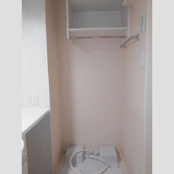 アゼリア松戸205号室 室内洗濯機置場