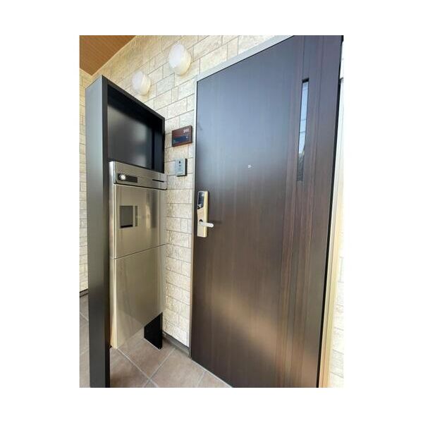 春待坂terrace202号室 玄関