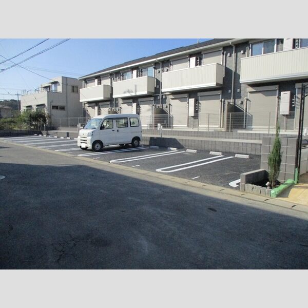 gloire(グロワール)(due・trois)　due(ドゥ) 駐車場