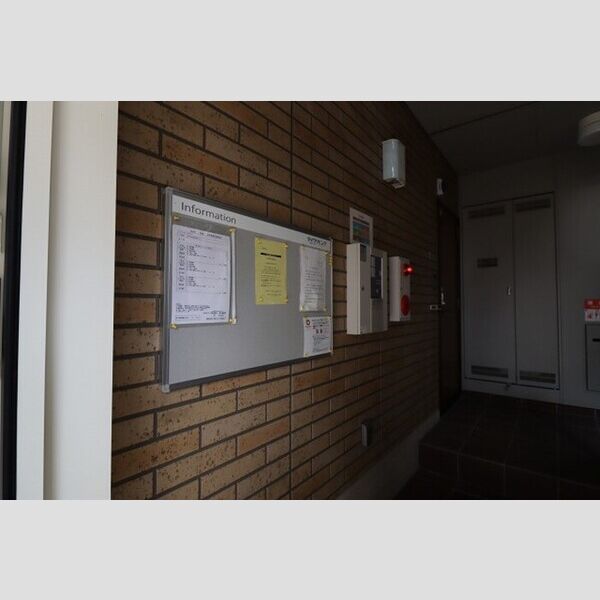 グラティア303号室 掲示版