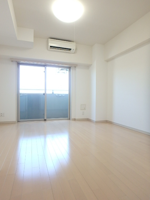 グランド・ガーラ横濱万世町9階 7.3帖/ホワイトフローリング