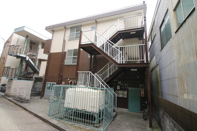 新村ハイツ 外観！