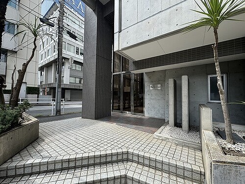 ベルファース市ヶ谷 エントランス　※2024年6月撮影