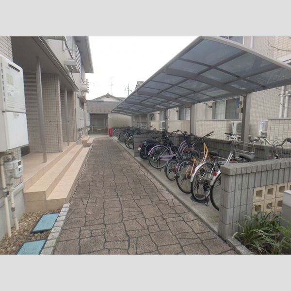 ストラール　B 駐輪場