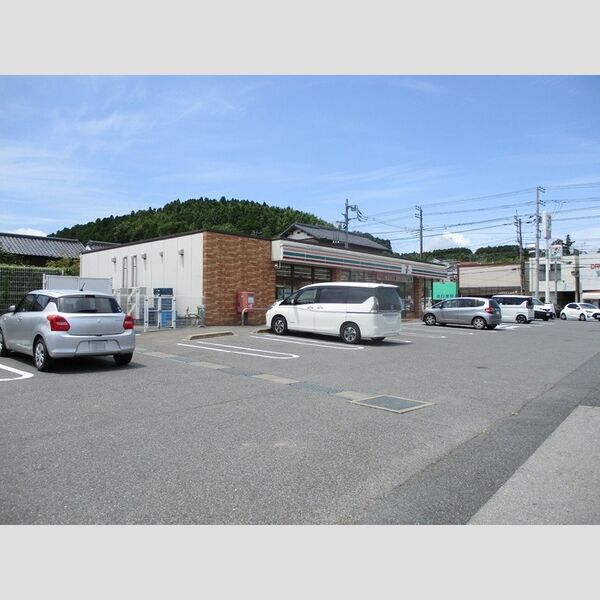 Stella セブンイレブン東金千葉学芸高校前店(596m)