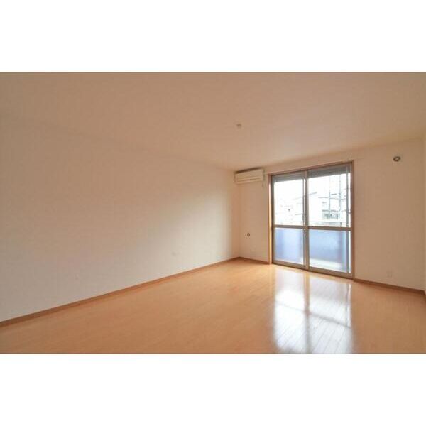 リヴェール市川C棟103号室 同建物別部屋の参考画像