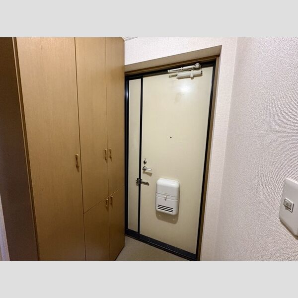 ヴェラクレスト　弐番館 玄関