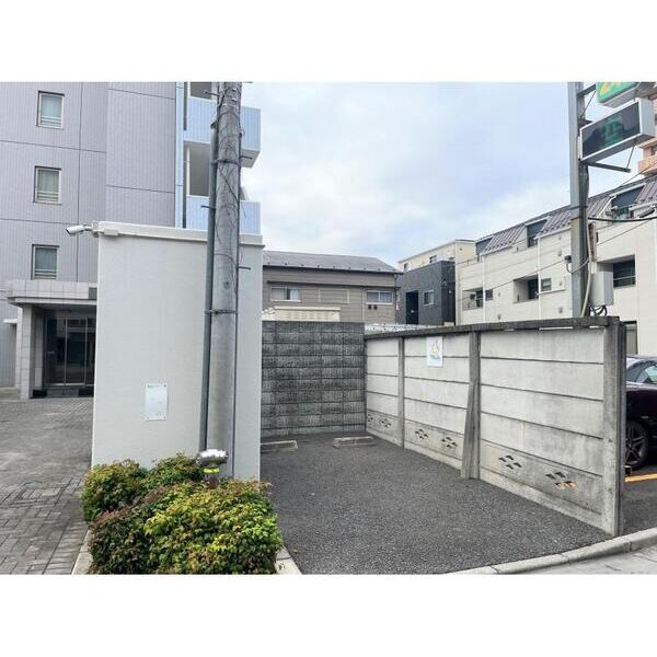 Aco　Mansions101号室 駐車場