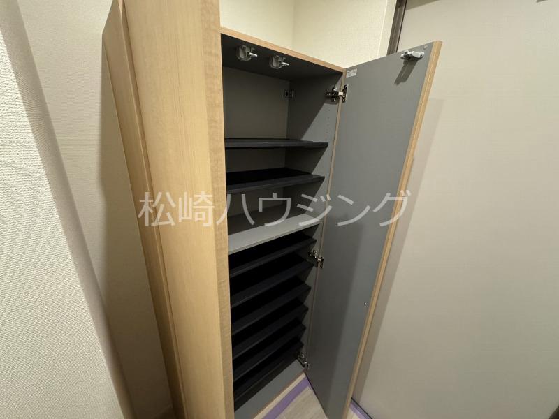 プラムパレス有波2階 収納