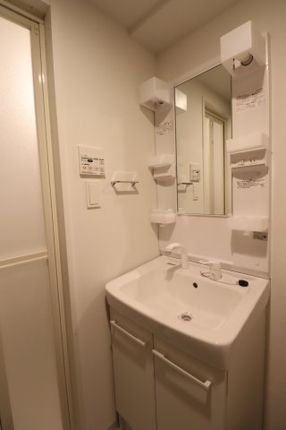 GENOVIA堀切菖蒲園0204号室 洗面