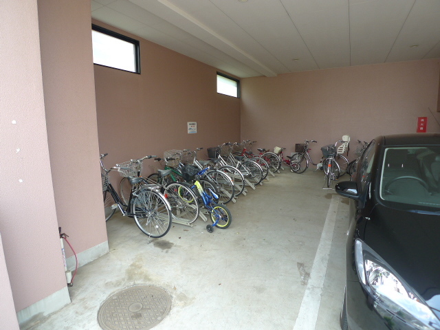 グレイスレジデンス0102号室 駐輪場