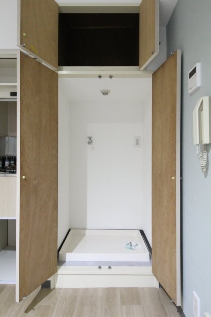 ホーユウコンフォルト神奈川新町 室内洗濯機置場