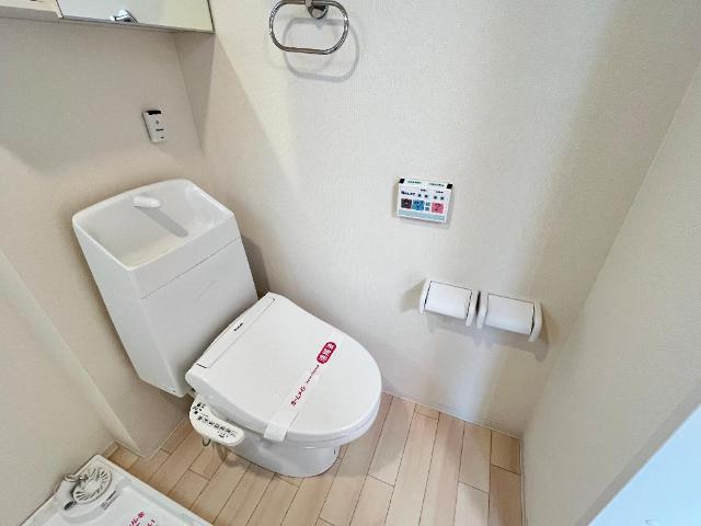 キャトルセゾン105号室 シャワー付トイレ