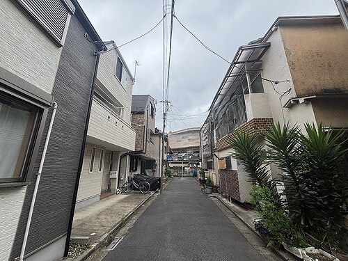 葛飾区亀有２丁目　戸建 通路　別角度