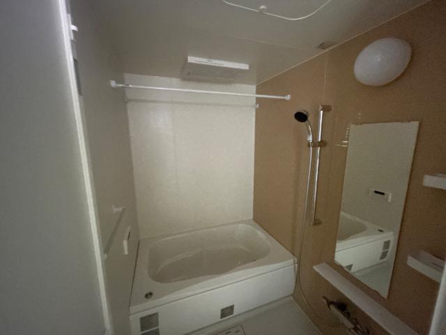 リッシュ102号室 バス