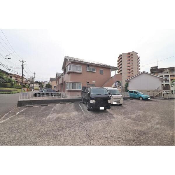 ウイスラービレッヂB 駐車場