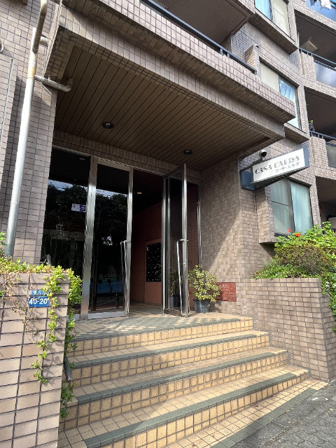 カーサカルダ エントランス