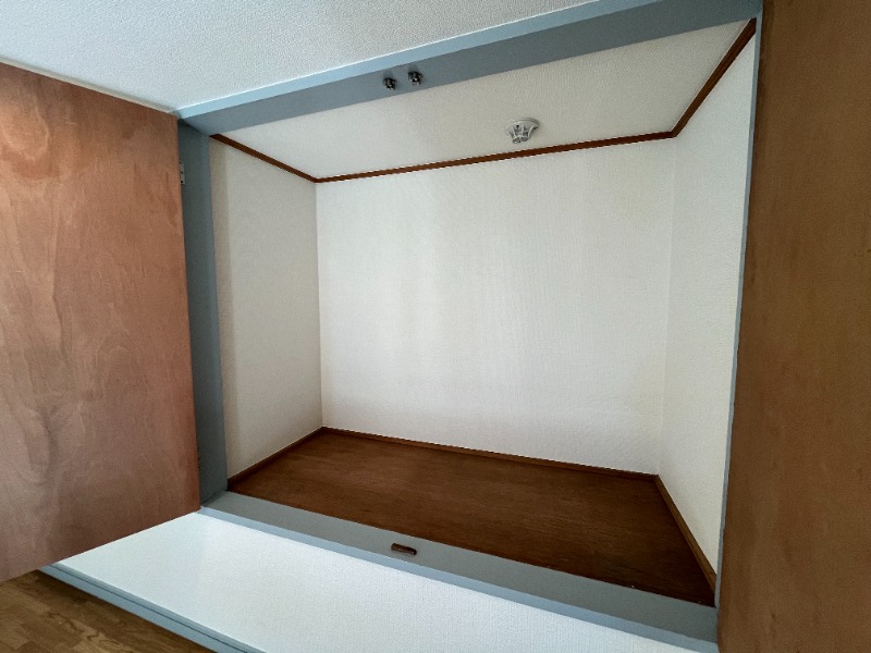 コリーヌ・F2階 ロフト収納２カ所