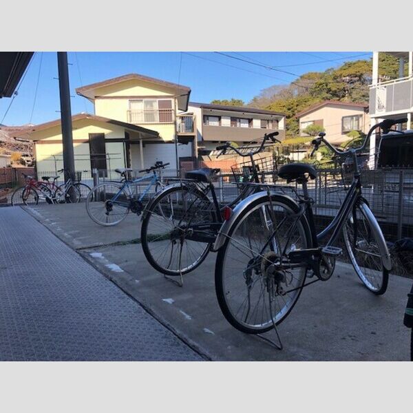 グランメール301号室 駐輪場