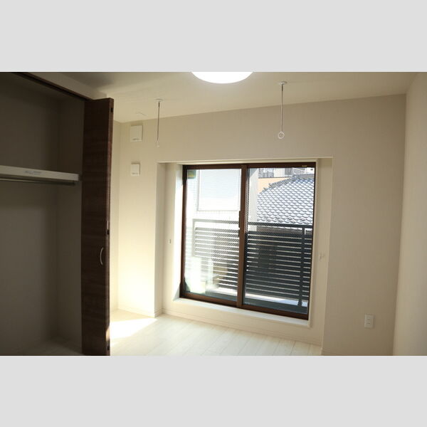 パルナシウス305号室 洋室