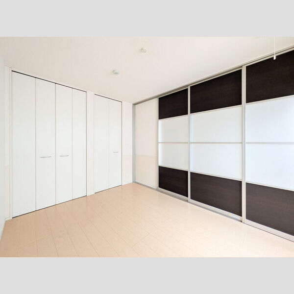 ロイヤルローズ307号室 洋室