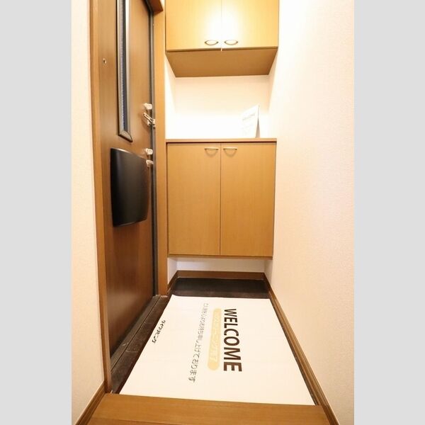 コート オンジェーム 玄関