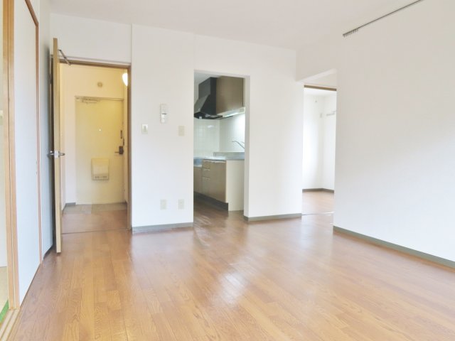 ファミーリェ二俣川0103号室 ※別号室の参考写真です(現況優先・仕様違いの場合あり)