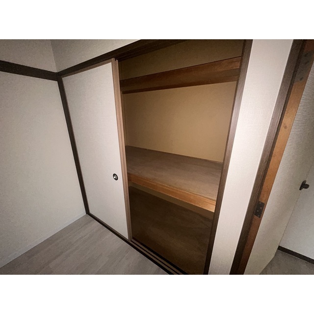 グランデュール瀬戸岡203号室 内観