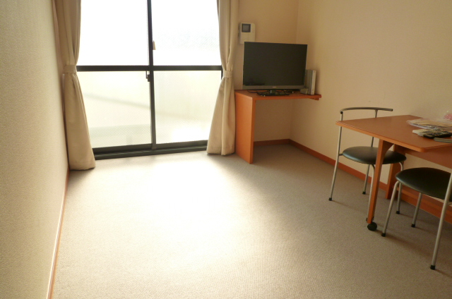 レオパレス堀崎 リビング