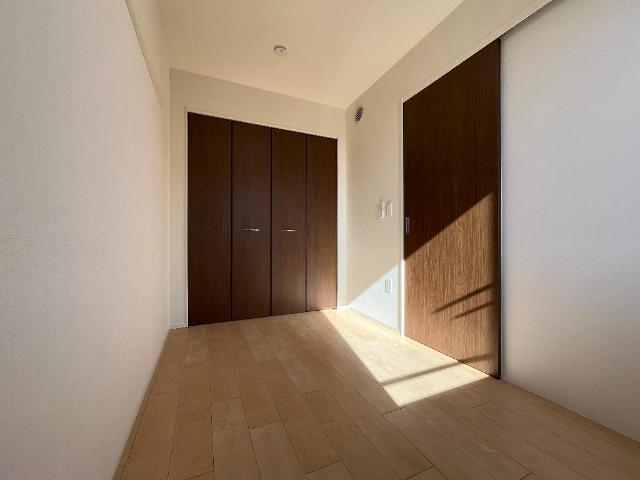 ミ・カーサ河辺A 洋室