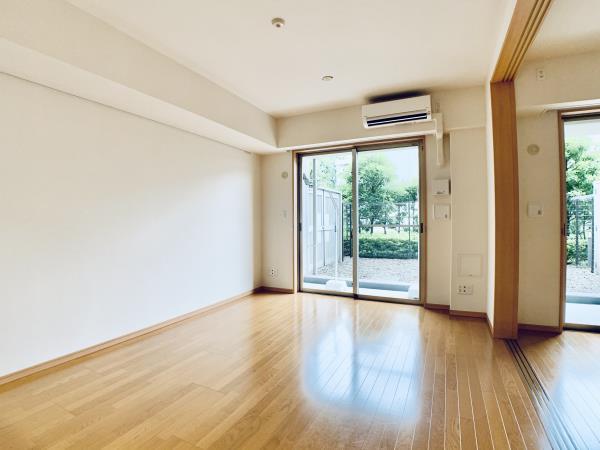 プレミアコンフォート高井戸 リビング