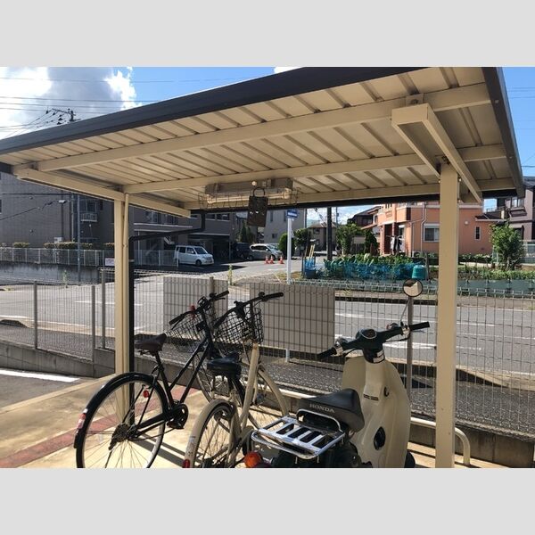 イルミナ102号室 駐輪場