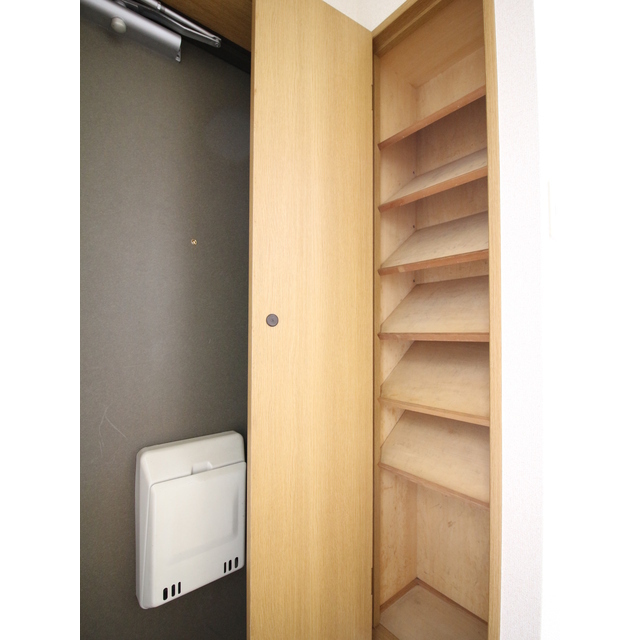 プレール明大前 玄関