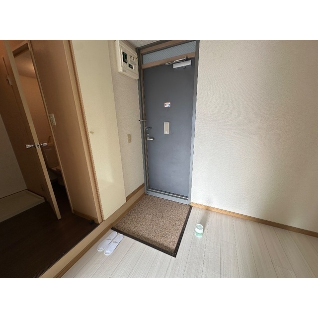 イーストガーデン103号室 玄関